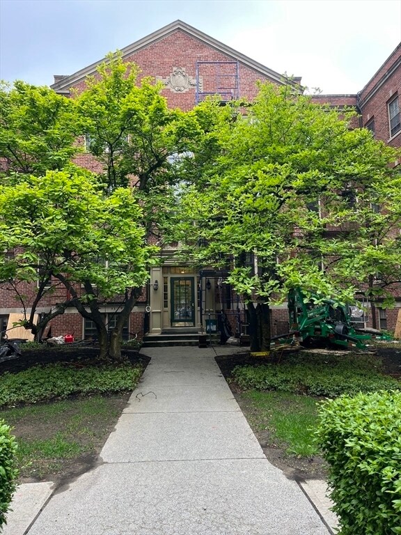 Building Photo - 60 Elm St