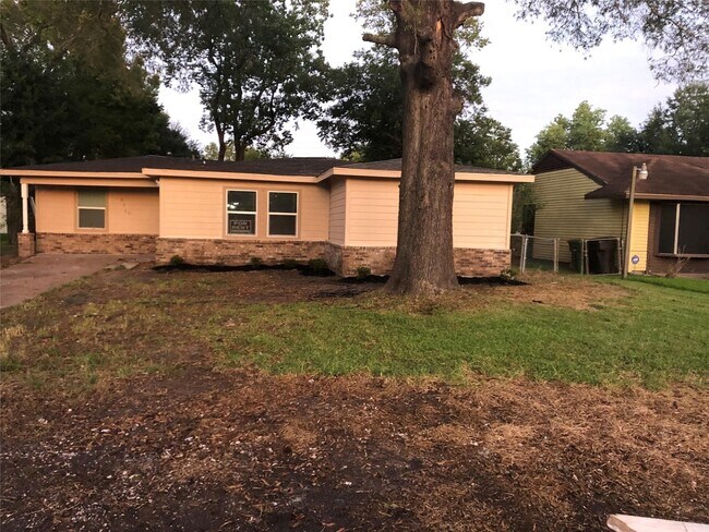 Primary Photo - 8119 Rockford Dr