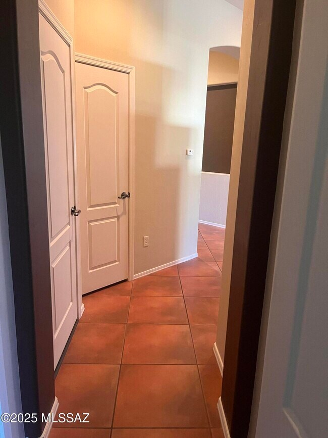 Building Photo - 13451 E Ace High Dr