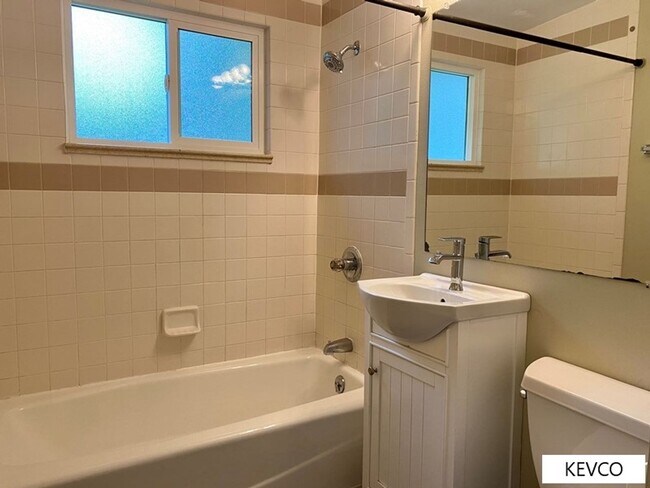 Building Photo - Ranch Style Across the Street from CSU!