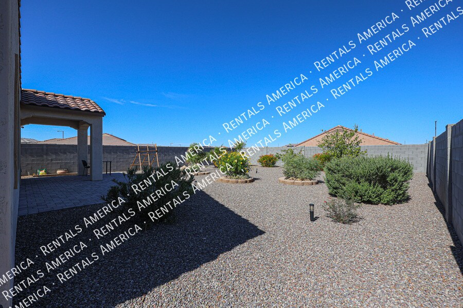 Building Photo - 25970 W Cat Balue Dr