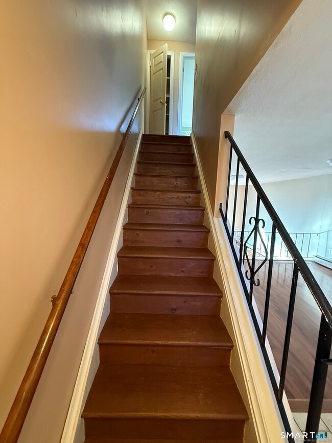 Building Photo - 11 King Arthur Dr