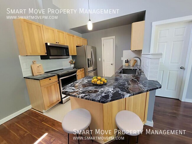 Building Photo - 2705 E Mendota Dr