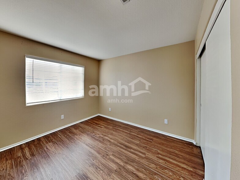 Building Photo - 7400 Fencerow St