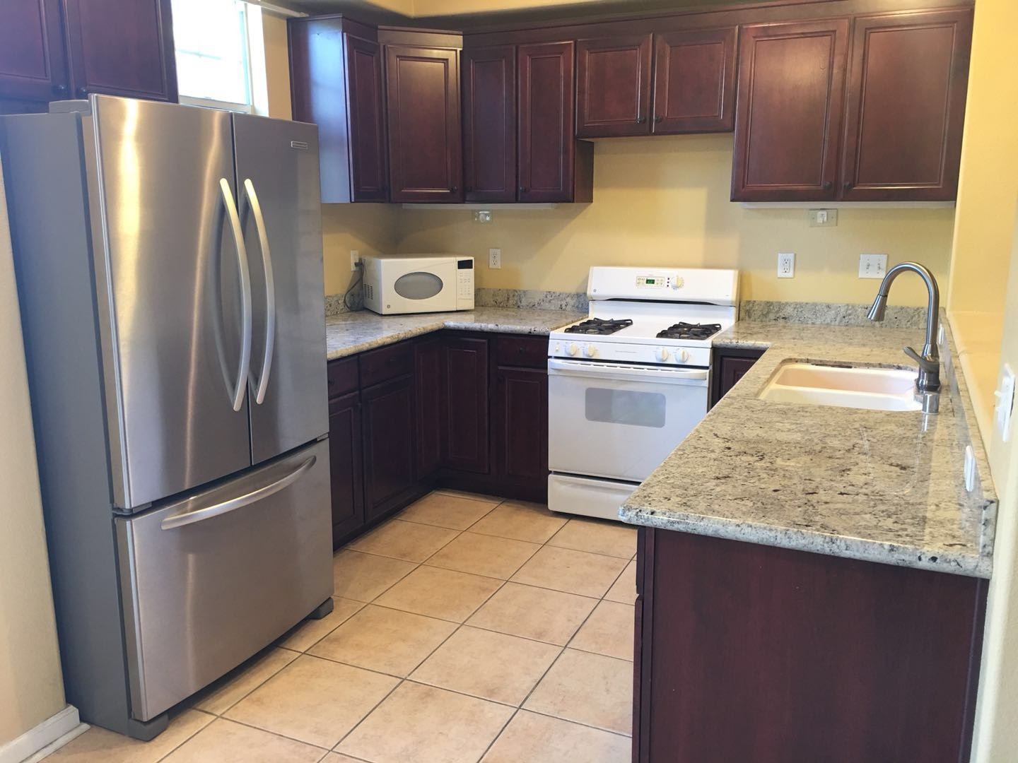 Kitchen - 45 Tulare Dr