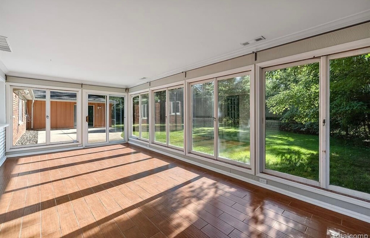 Building Photo - 6068 Glyndebourne Dr