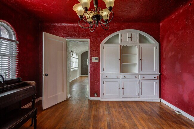 Building Photo - 2305 18th St