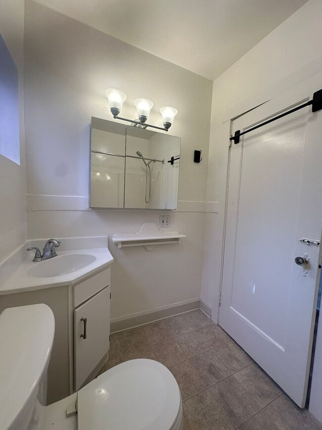 Building Photo - Corner Home in Daly City's Bayshore District