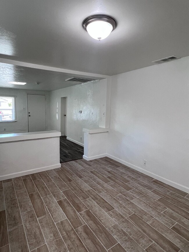 Building Photo - 230 W Pinedale Ave