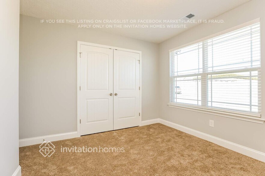 Building Photo - 273 Green Hills Dr