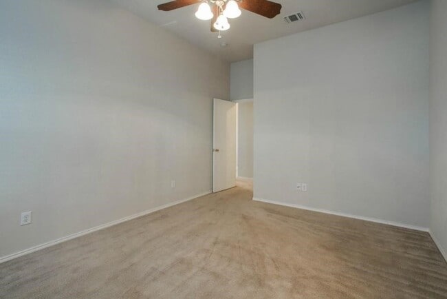 Building Photo - 10708 Braemoor Dr