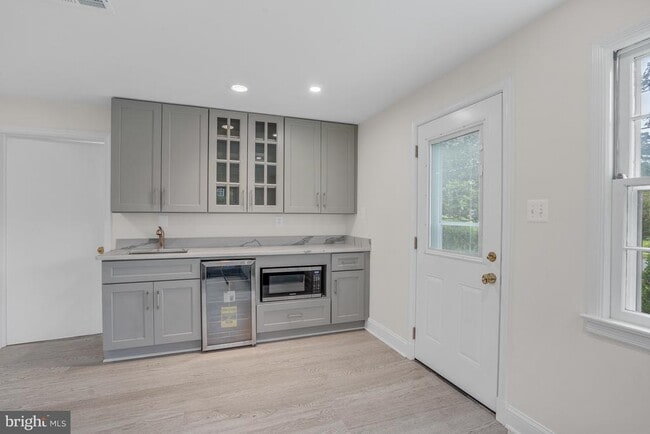 Building Photo - 7203 Marine Dr