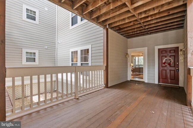 Building Photo - 1204 Back Creek Loop