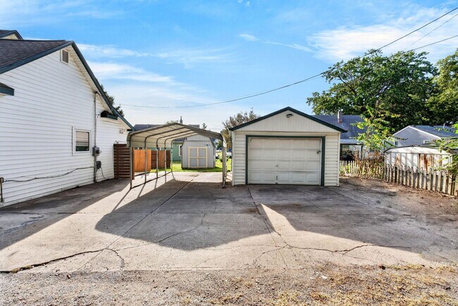 Building Photo - 6514 Blondo St