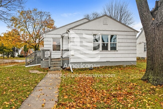 Building Photo - 5382 W Leon Terrace