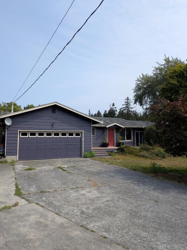 Building Photo - 2809 McKenzie Ave