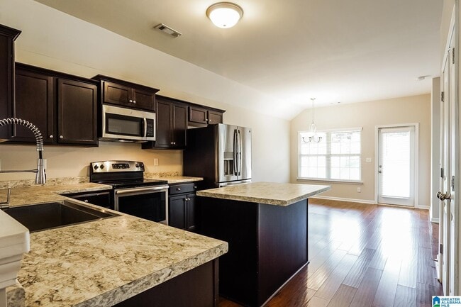 Building Photo - 936 Alise Cir