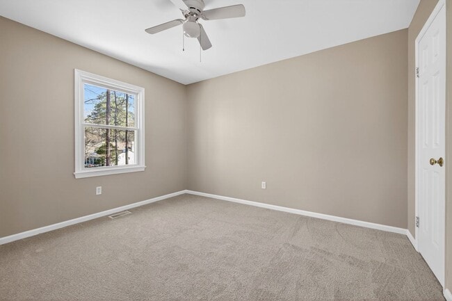 Building Photo - Beautiful Home located near CNU!