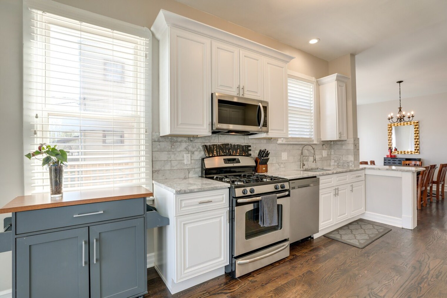 Building Photo - 113 S Mason Ave