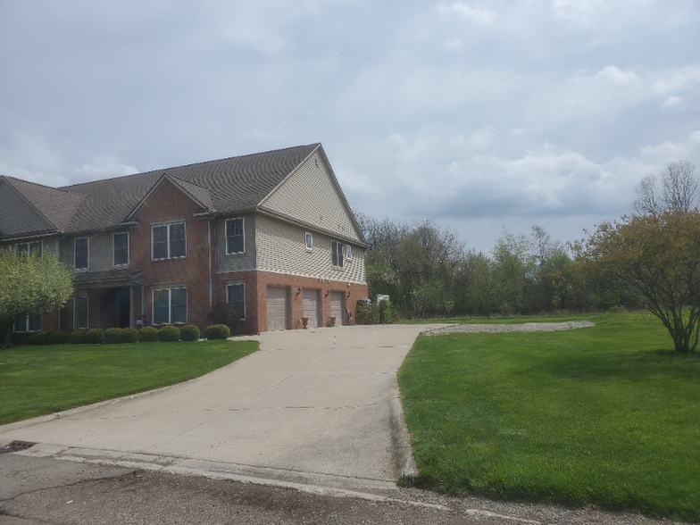 Building Photo - 10122 Sunrise Dr