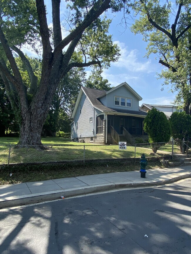 Primary Photo - 3620 Brothers Pl SE