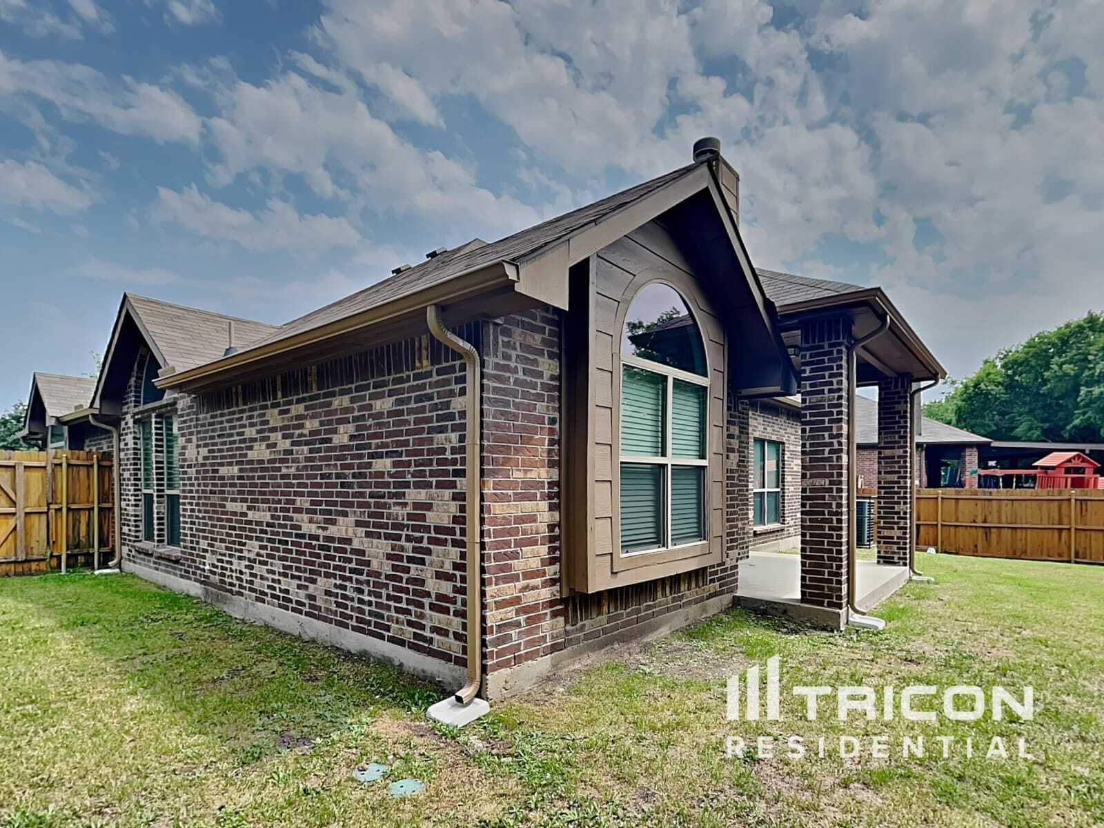 Building Photo - 88 Post Oak Dr