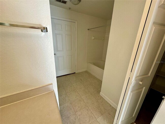 Building Photo - 13028 Plantation Park Cir