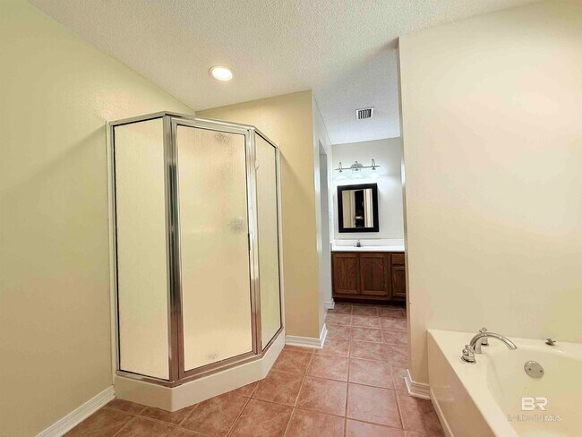 Building Photo - 7343 Franklin Square Ct