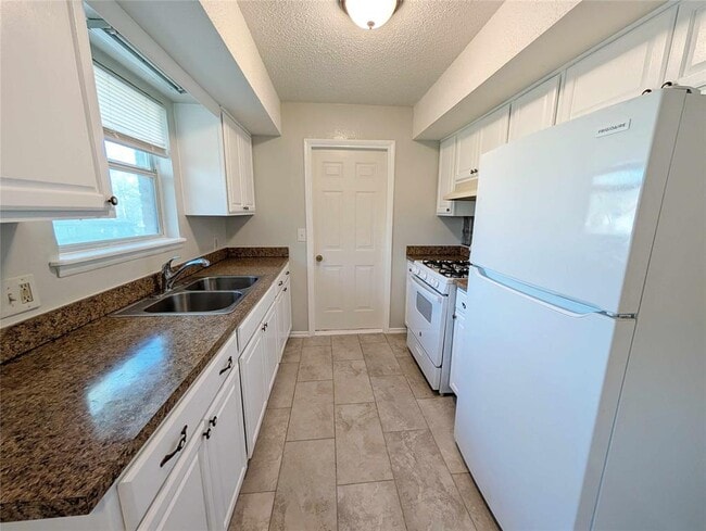 Building Photo - 3513 Parkwoods Ln