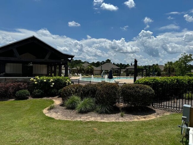 Building Photo - Pensacola - Deer Run - 4 bed, 2 bath w/ co...