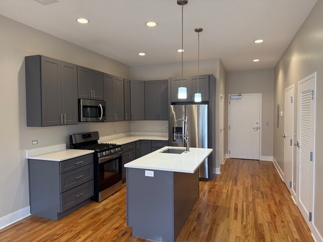 Building Photo - 3122 N Broadway