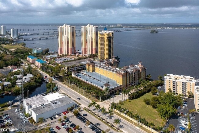 Building Photo - 2825 Palm Beach Blvd