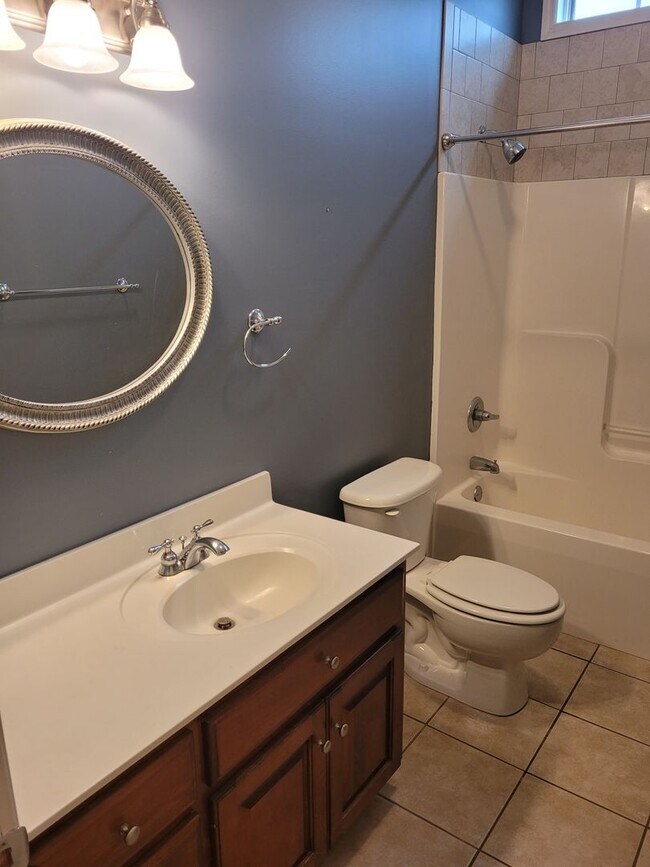 Building Photo - Spacious 4-Bedroom Home with Modern Amenities on Expansive Lot in Valdosta, GA