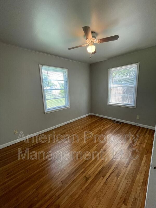 Building Photo - 307 E Beaver St