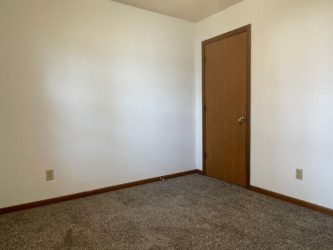 Building Photo - Modern 2 Bed / 1 Bath Home with Detached G...