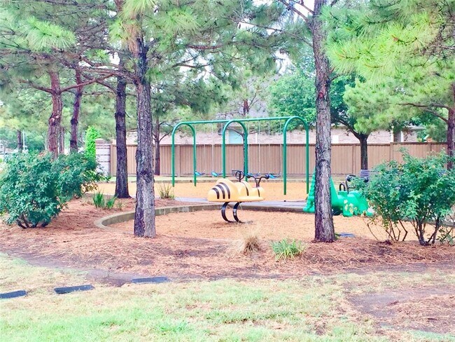Building Photo - 24511 Springwood Glen Ln