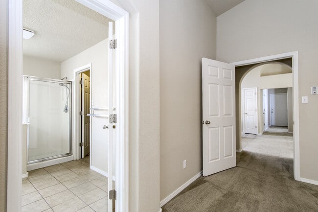 Building Photo - 9005 Rio Galisteo Pl NW