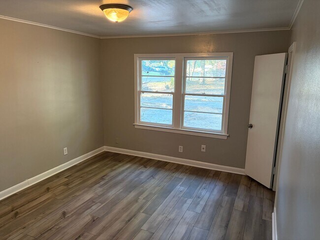 Building Photo - Nearly A New Home!