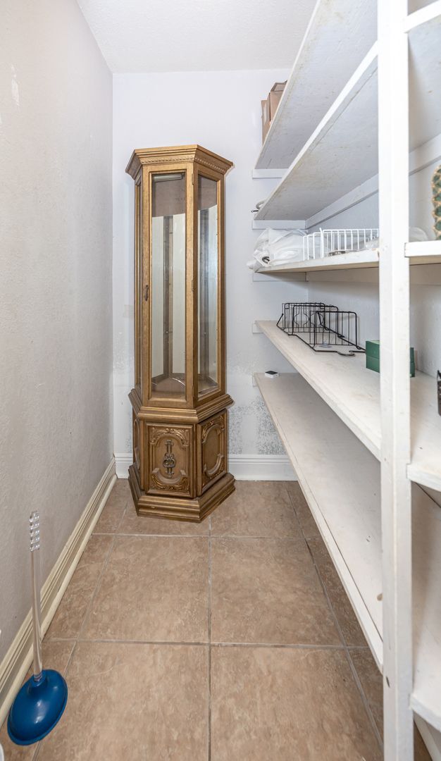 Building Photo - 3 Bedroom 2 Bath Back Bay Luxury Rental Home