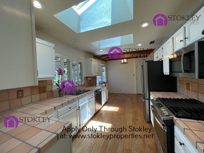 Building Photo - 149 Alegra Ln