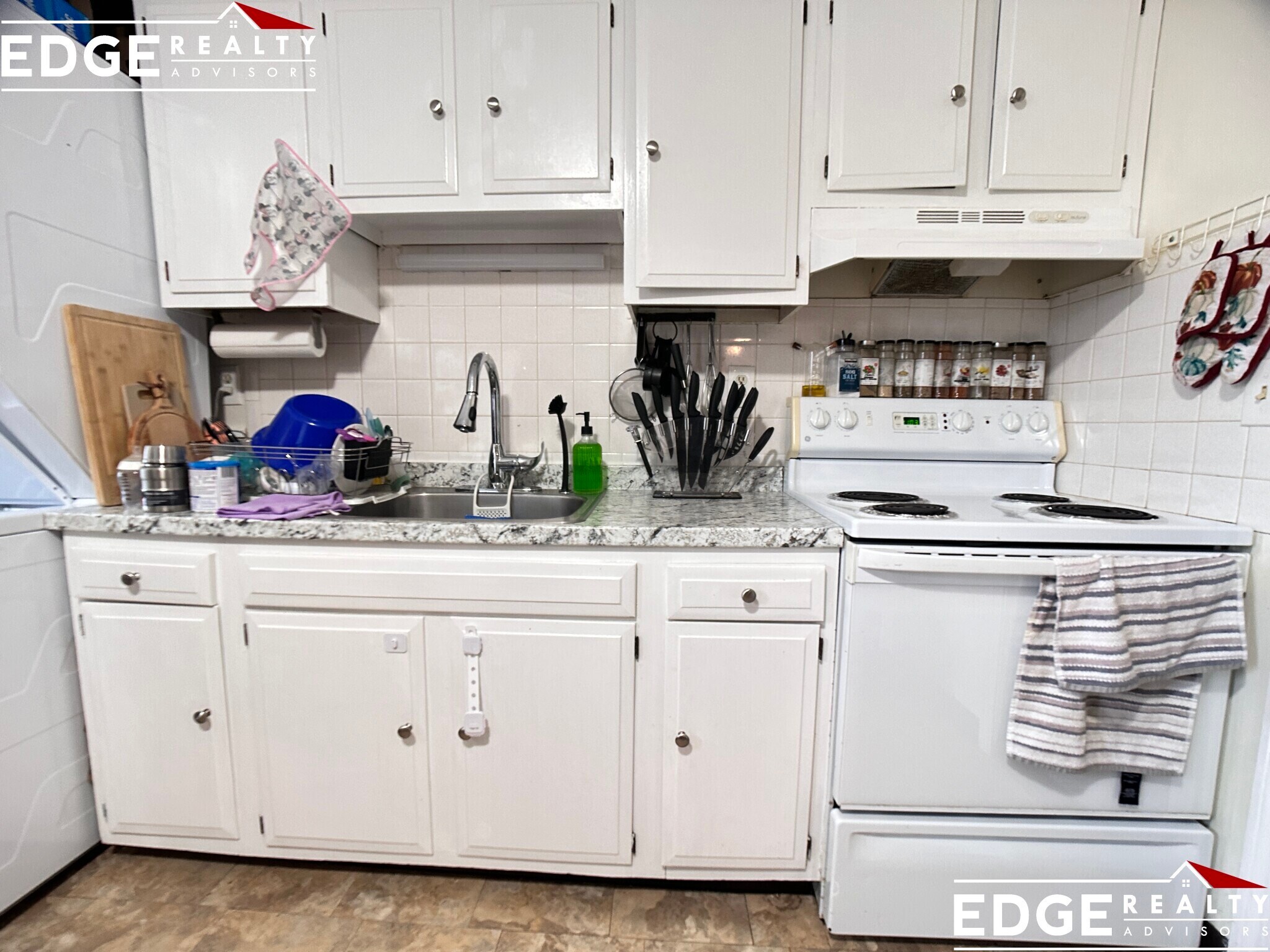 Building Photo - 132 Emerson St