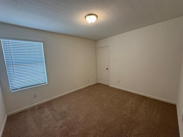 Building Photo - 713 Peach Tree Ln