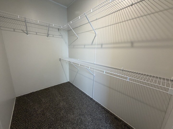 Building Photo - 15386 Danseur Dr