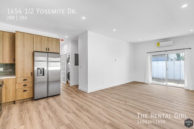 Building Photo - 1454 1/2 Yosemite Dr.-