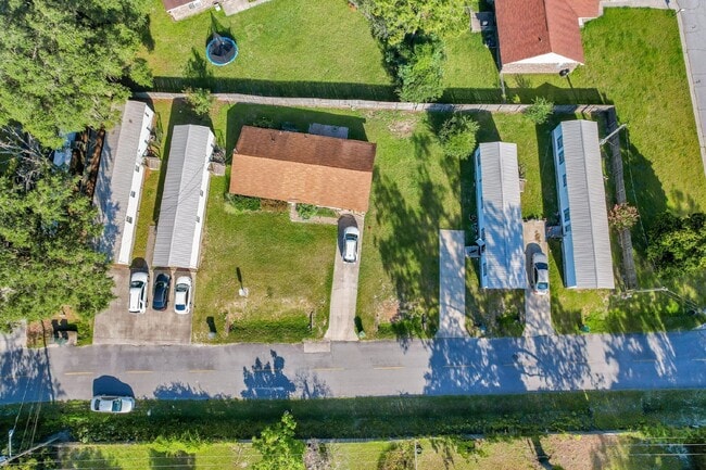 Building Photo - Mobile Home for Rent