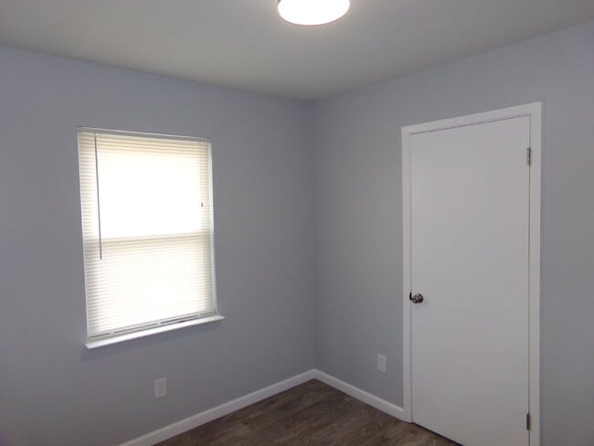 Building Photo - Updated Northeast Pensacola 3BR Home with Granite Kitchen, Tile Floors & Garage