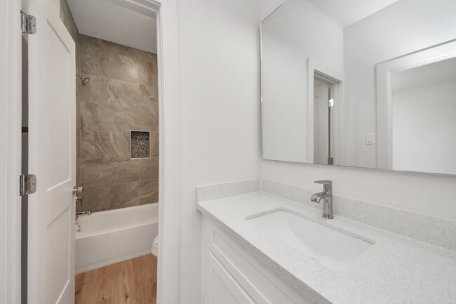 Building Photo - 1053 Glenn Ave