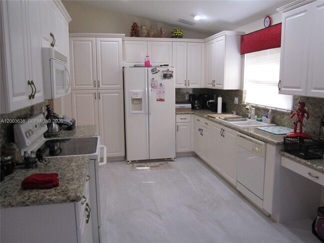 Building Photo - 9798 Casa Mar Dr