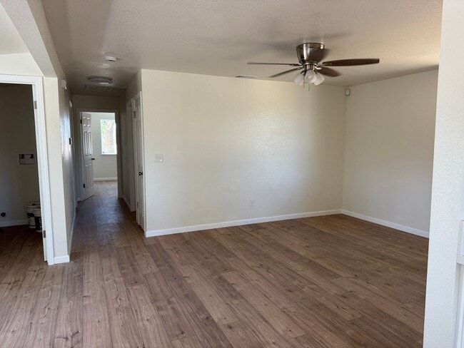 Building Photo - NOW AVAILABLE!!  2 Bedroom; 2 Bath Newly R...