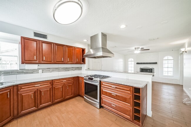 Building Photo - 12526 Chessington Dr